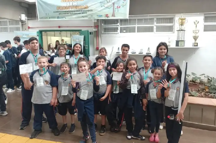 Escola Cristo Rei é destaque na Feira de Ciências da UFFS com projetos de aprendizagem colaborativa