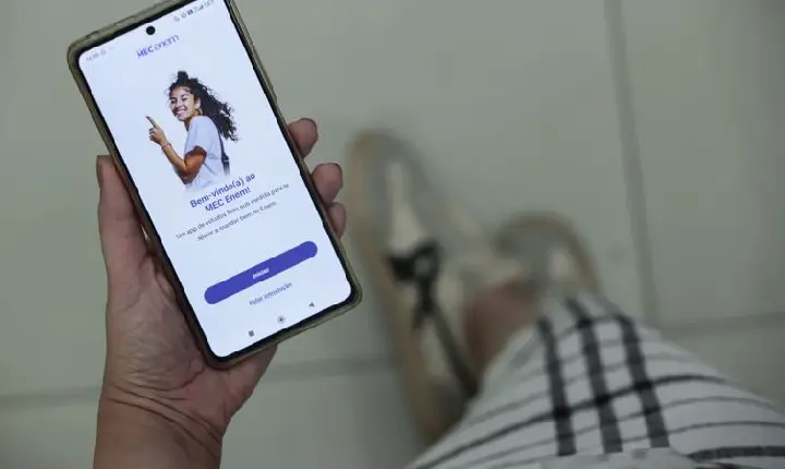 Enem: participantes podem estudar pelo app do MEC
