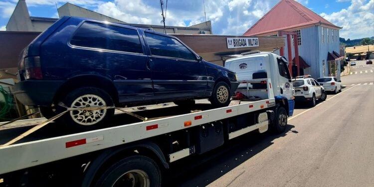 Carro com placa de Erechim é apreendido em Nova Roma do Sul