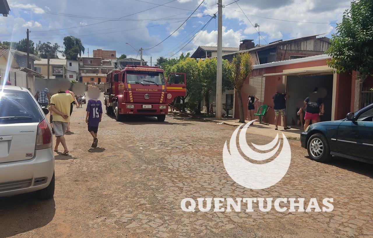 Casa é destruída por incêndio em Erechim