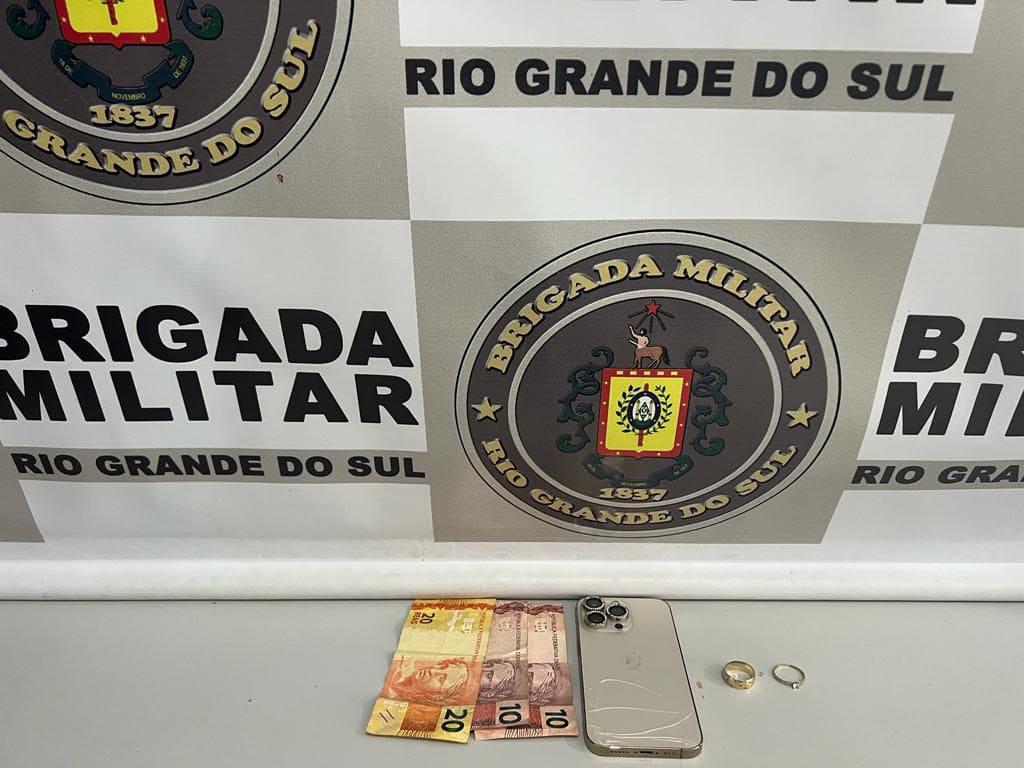 Durante abordagem telefone toca e bandido é preso por furto em Erechim