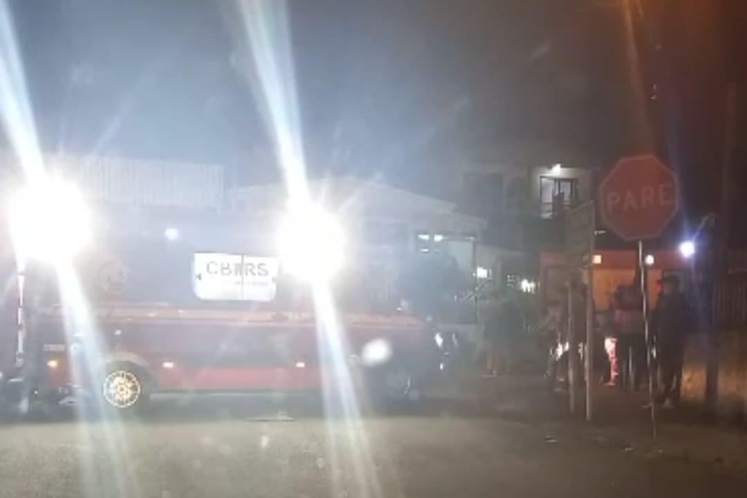 Casal fica ferido após colidir motocicleta contra carro em Erechim