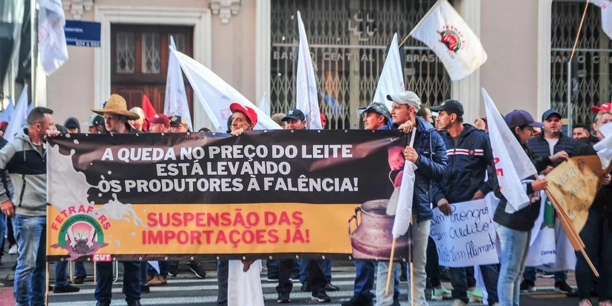Demandas dos agricultores familiares em manifestação em Porto Alegre