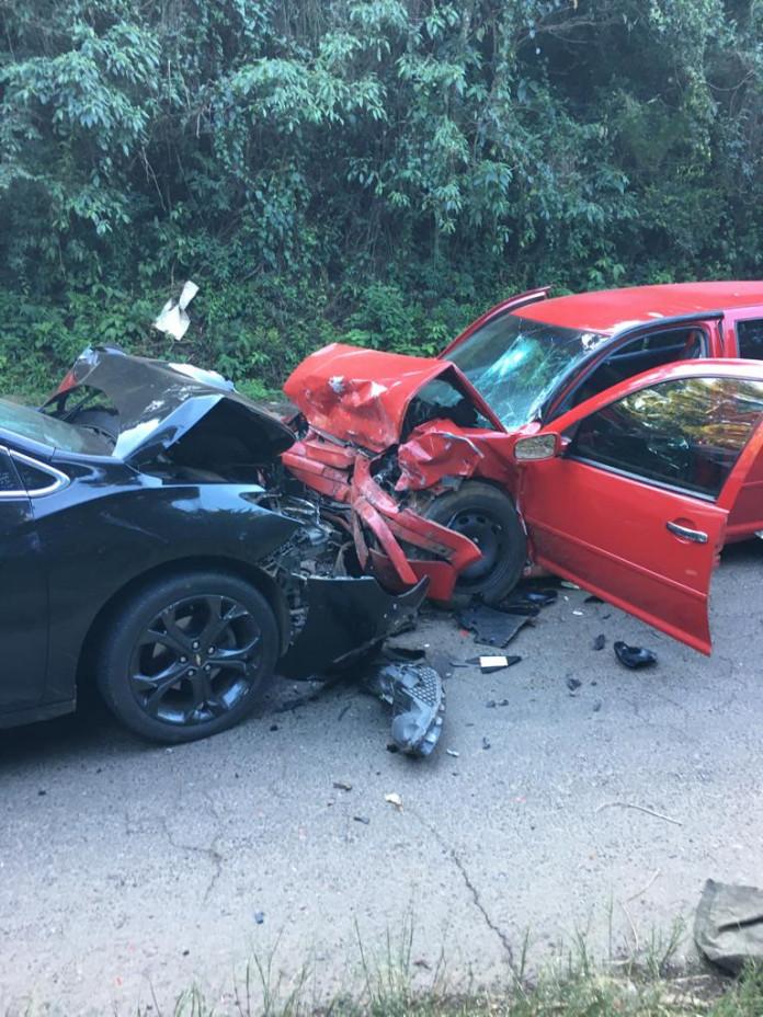 Duas vítimas permanecem na UTI do HSF após colisão na SC-283; uma mulher faleceu