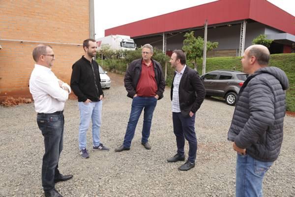 Iniciativas municipais buscam apoiar segmentos da economia local visando a preservação de empregos