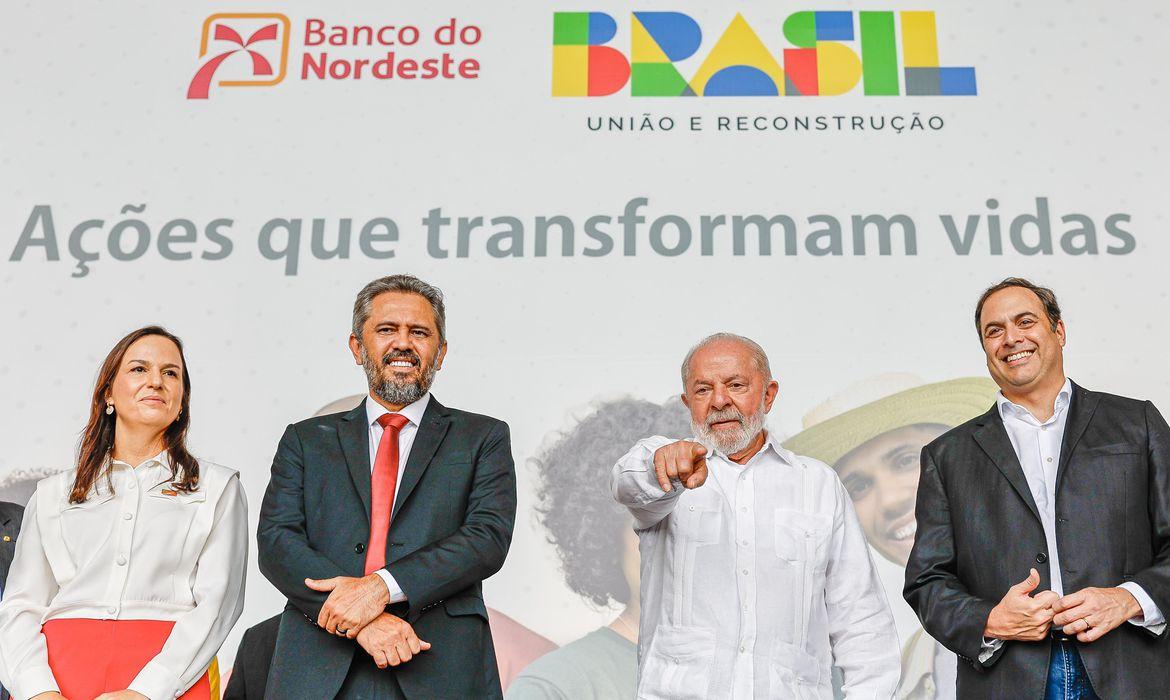 Lula defende o empréstimo a pessoas mais pobres sem medo