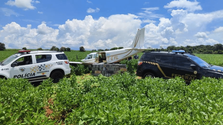 Polícia Federal prende piloto de avião clandestino com 500 quilos de cocaína após perseguição da FAB