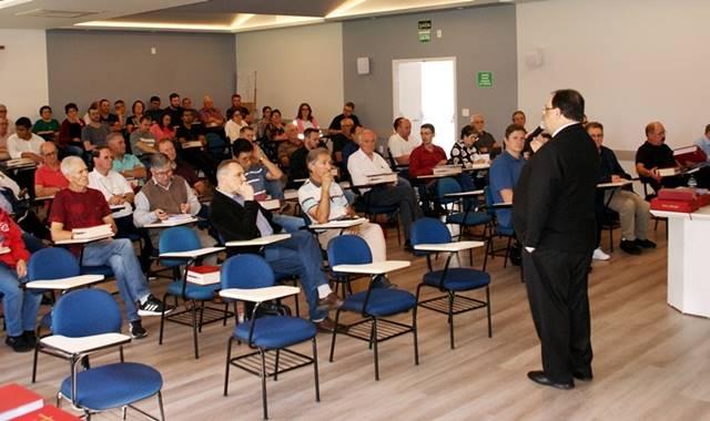 Encontro de formação sobre o Missal promovido pela Diocese de Erechim