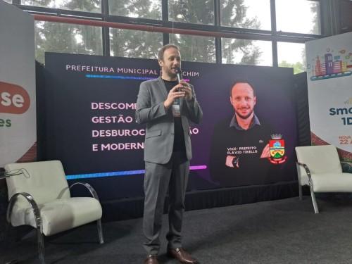 Flávio Tirello, vice-prefeito, realiza palestra no Smart Cities Park em Nova Petrópolis