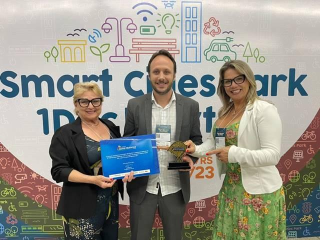 Programa 60+ conquista o Prêmio Boas Práticas na Categoria Melhor Idade da Famurs