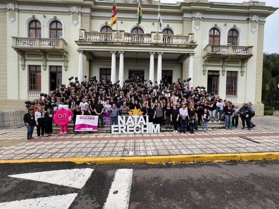 Mais de 200 pessoas participaram da Caminhada pela Vida contra a violência à mulher