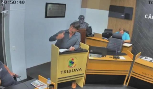 Vereador de Roca Sales sobre obra, ''Trabalho de gente branca, de gente que sabe fazer'