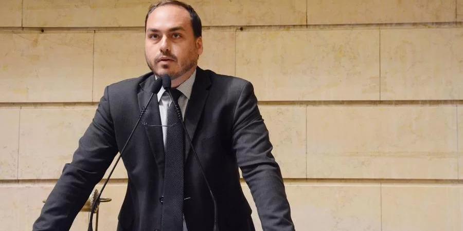 Operação da PF investiga Carlos Bolsonaro por suspeita de espionagem na Abin