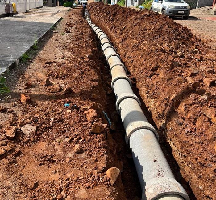 Prefeitura expande saneamento: 10.353 metros em 3 anos