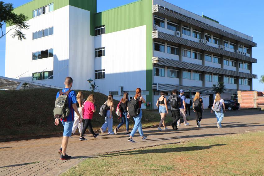 UFFS disponibiliza vagas no Sisu e Processo Seletivo Simplificado para ingresso