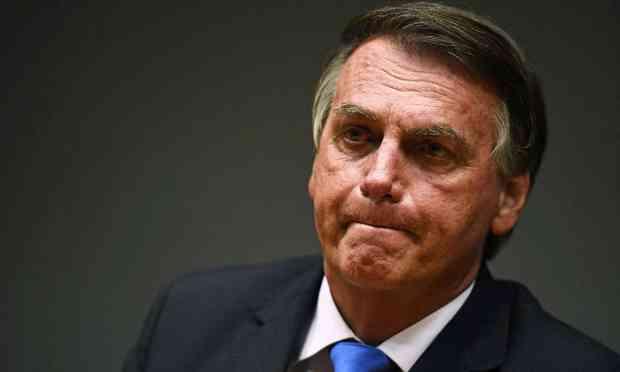 Bolsonaro é alvo PF e tem 24h para entregar passaporte