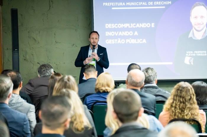 Avanços em desburocratização e modernização destacados no 4º Congresso de Cidades Digitais em Erechim