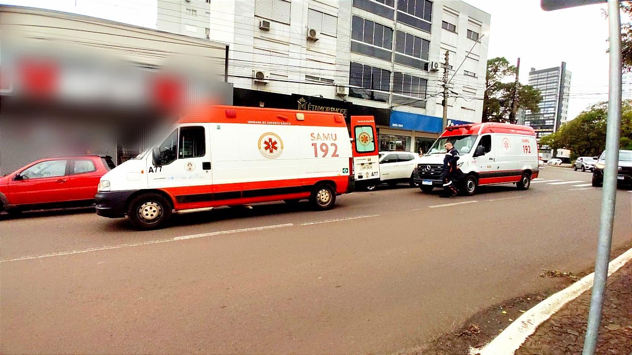 Ciclista fica ferido após colidir em porta de carro em Erechim