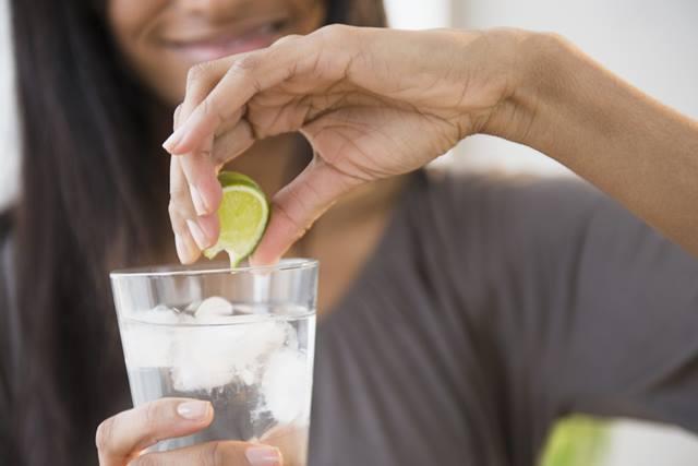 Quais os efeitos do consumo diário de Água com Limão para o organismo