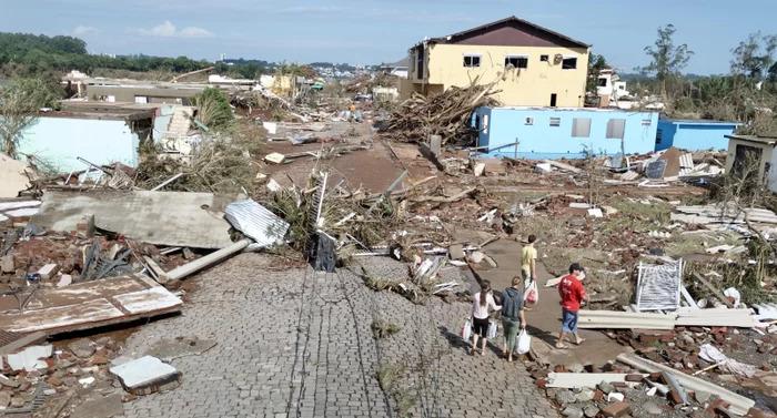 Lojas saqueadas e homicídio durante operações de resgate em Arroio do Meio