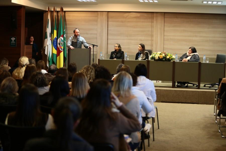 Palestra sobre Combate ao Abuso e Exploração Sexual Infantil é destaque no Maio Laranja