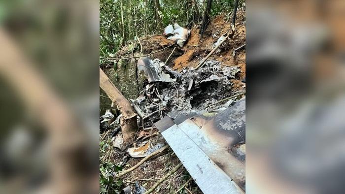 Vítimas carbonizadas da queda de avião em SC são identificadas