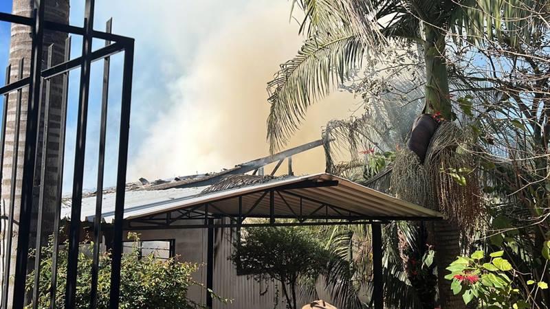 Incêndio consome casa em Estação
