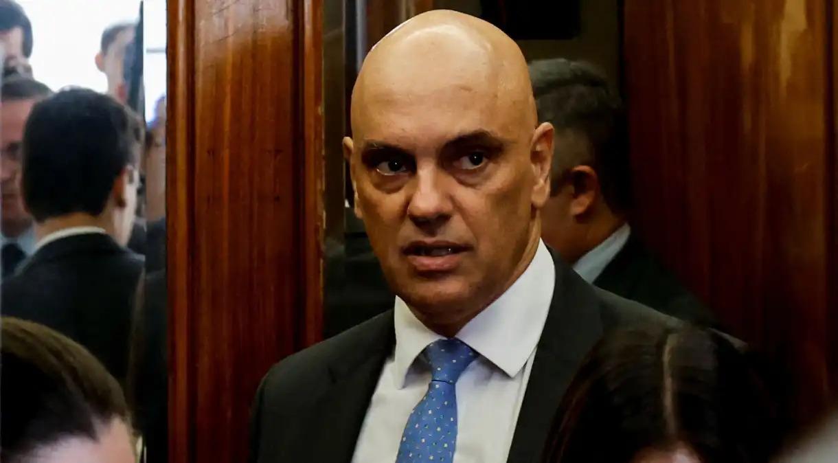 Senadores Preparam Pedido de Impeachment de Moraes