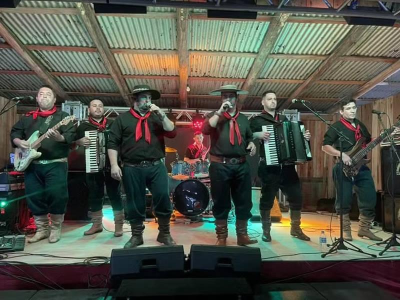 Artistas regionalistas caem no 'golpe do retrovisor' após shows no RS