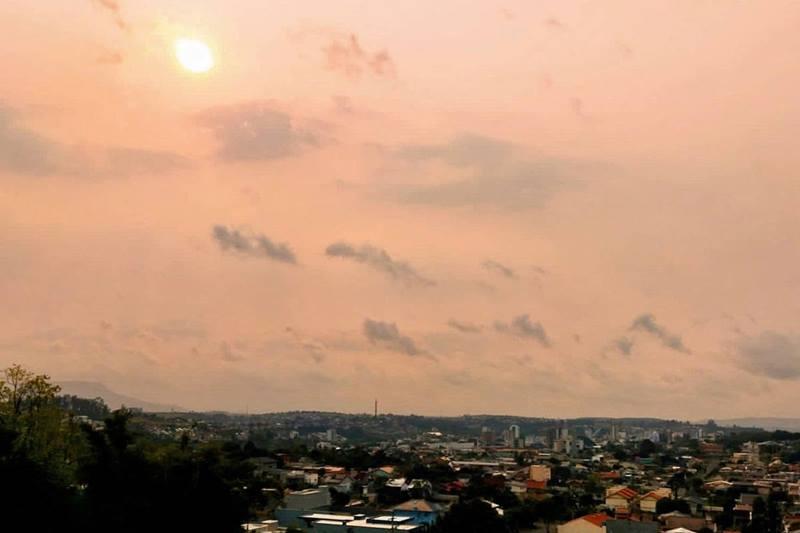 Fumaça de queimadas afeta ar, saúde e paisagens no RS