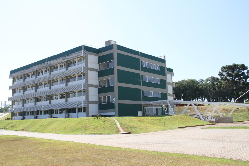 UFFS abre inscrições para vagas destinadas a imigrantes em cursos de graduação