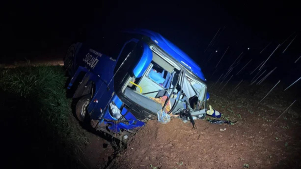 Acidente envolvendo ônibus com atletas na BR-158 deixa uma vítima fatal em Condor