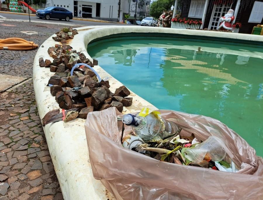 Prefeitura de Erechim pede colaboração para preservação do chafariz na Praça da Bandeira