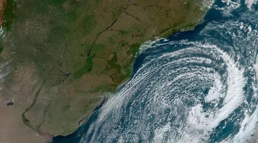 Ciclone e frente fria trarão chuva forte e vento ao RS nesta quarta-feira