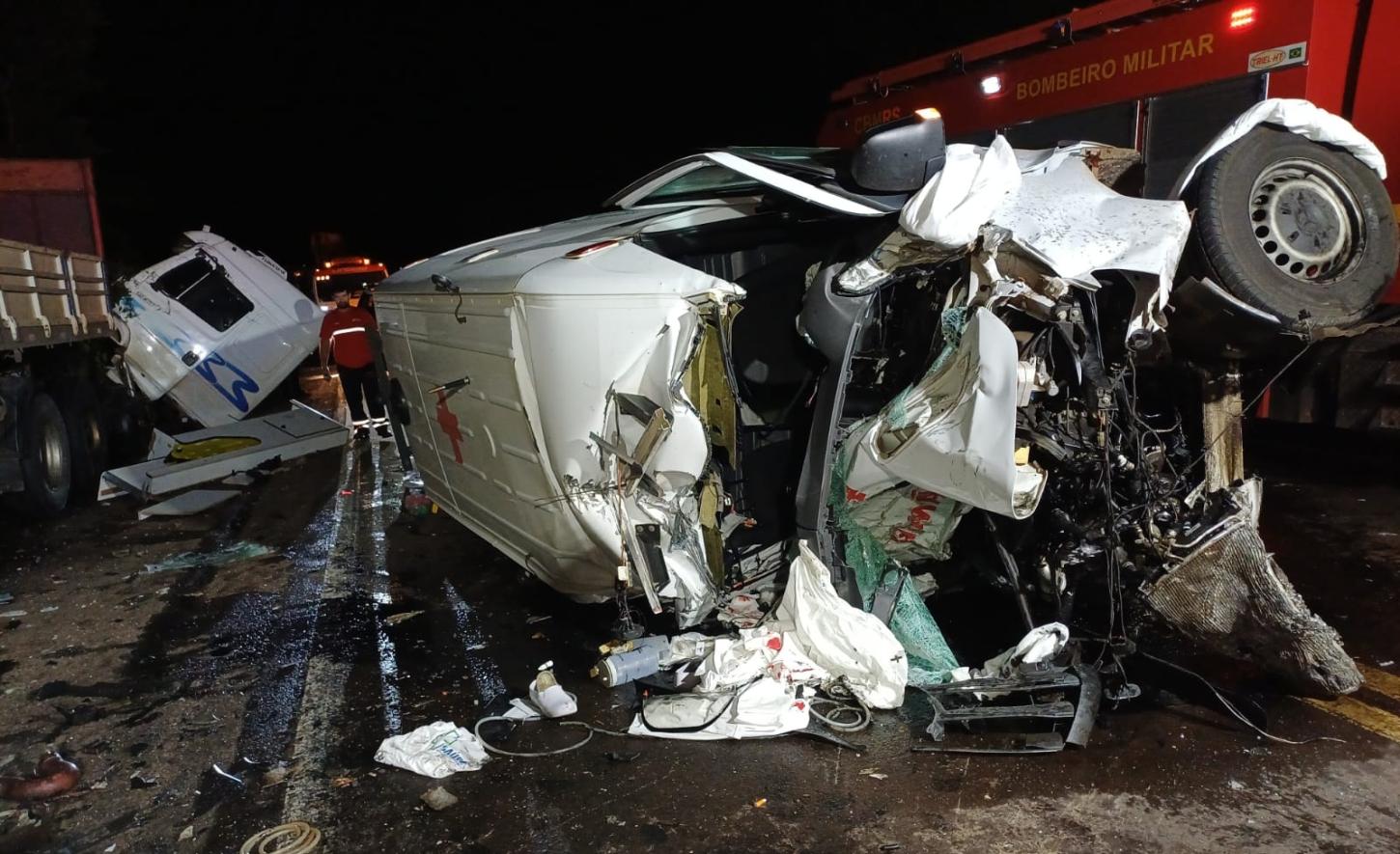 Técnico em enfermagem morre em acidente entre ambulância e carreta BR 153 em Severiano de Almeida