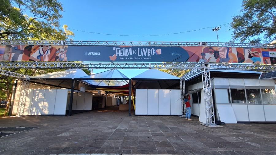 Preparativos avançam e estrutura da 26ª Feira do Livro já ganha forma em Erechim