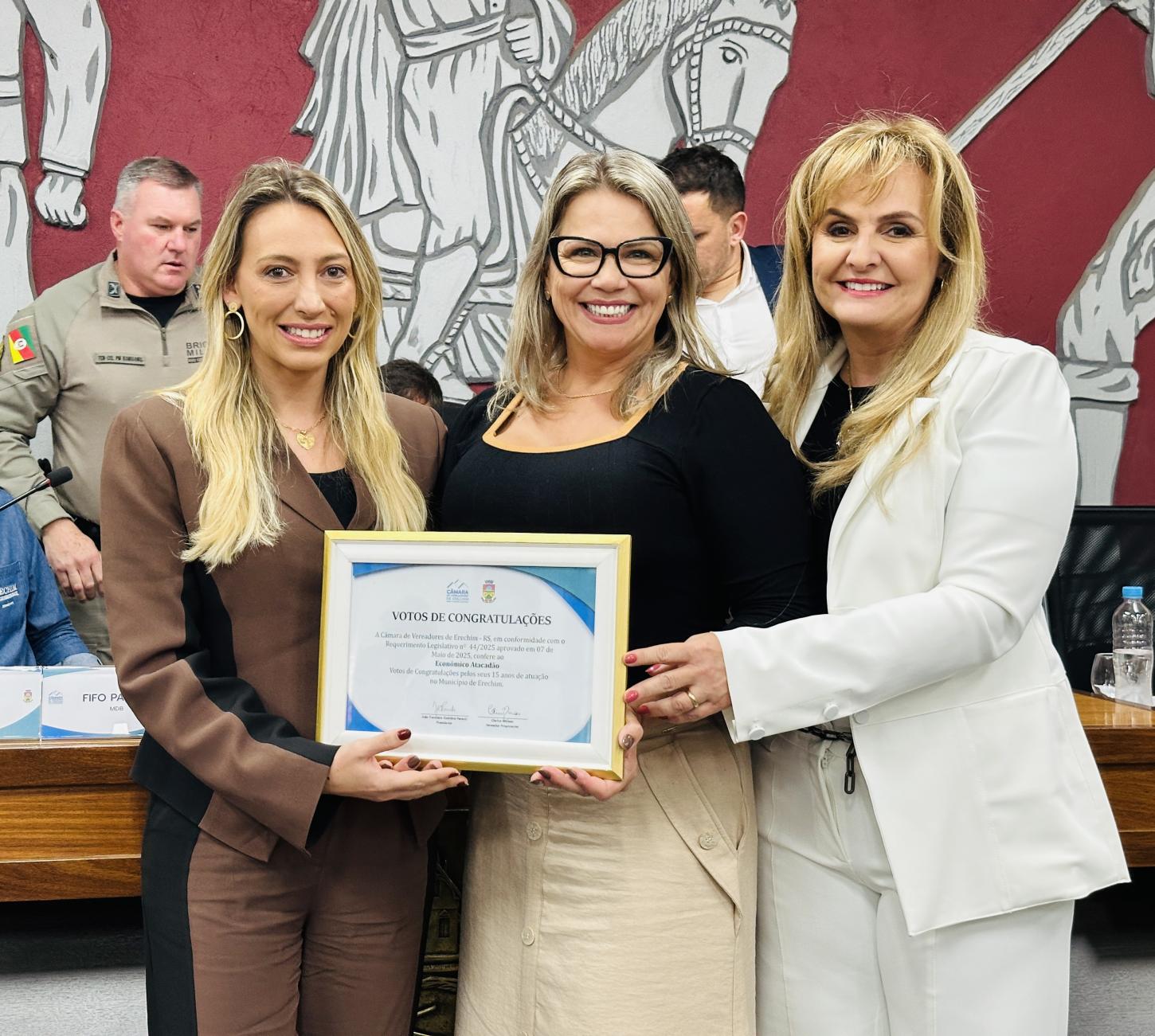 Econômico Atacadão é homenageado pelos 15 anos de atuação em Erechim