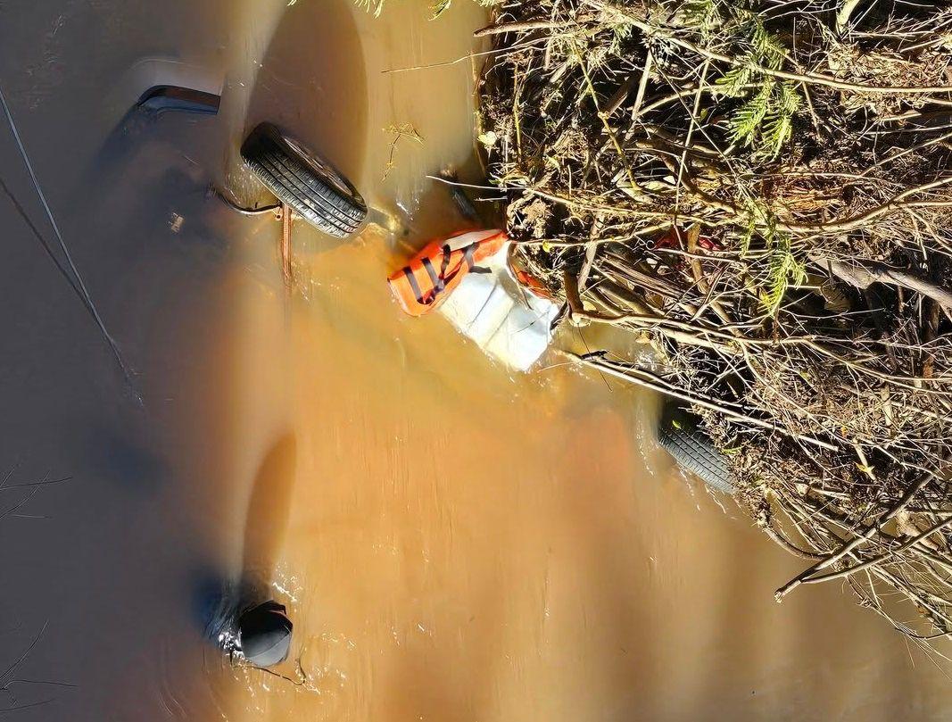 Dois homens morrem após carro cair de ponte em Espumoso