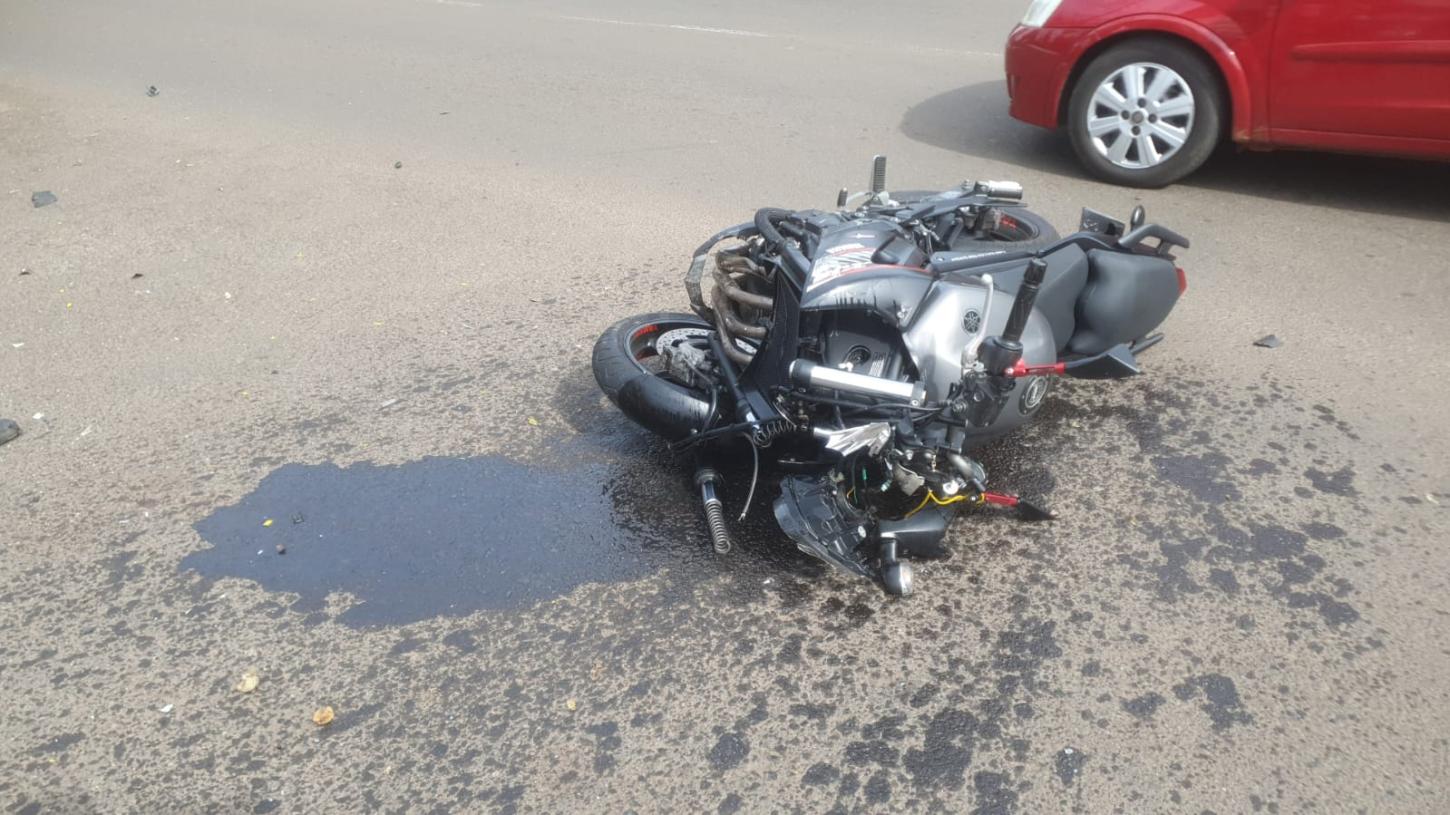 Grave acidente na Avenida Sete de Setembro em Erechim deixa motociclista gravemente ferido