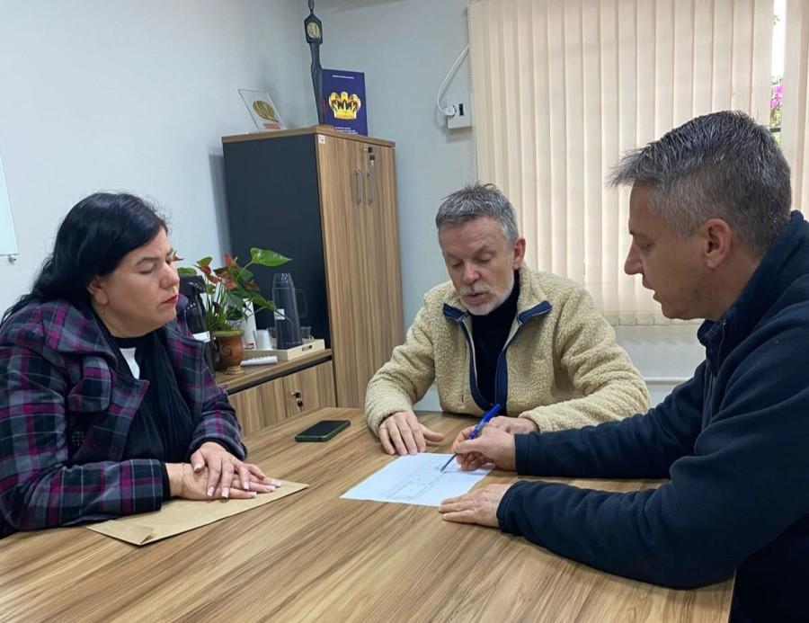 Associação de Moradores do bairro Progresso conhece projeto de revitalização do CEU e apresenta novas demandas