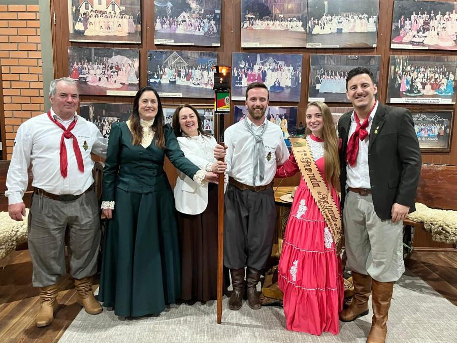 Comitiva percorre 350 km para conduzir a Chama Crioula até Erechim