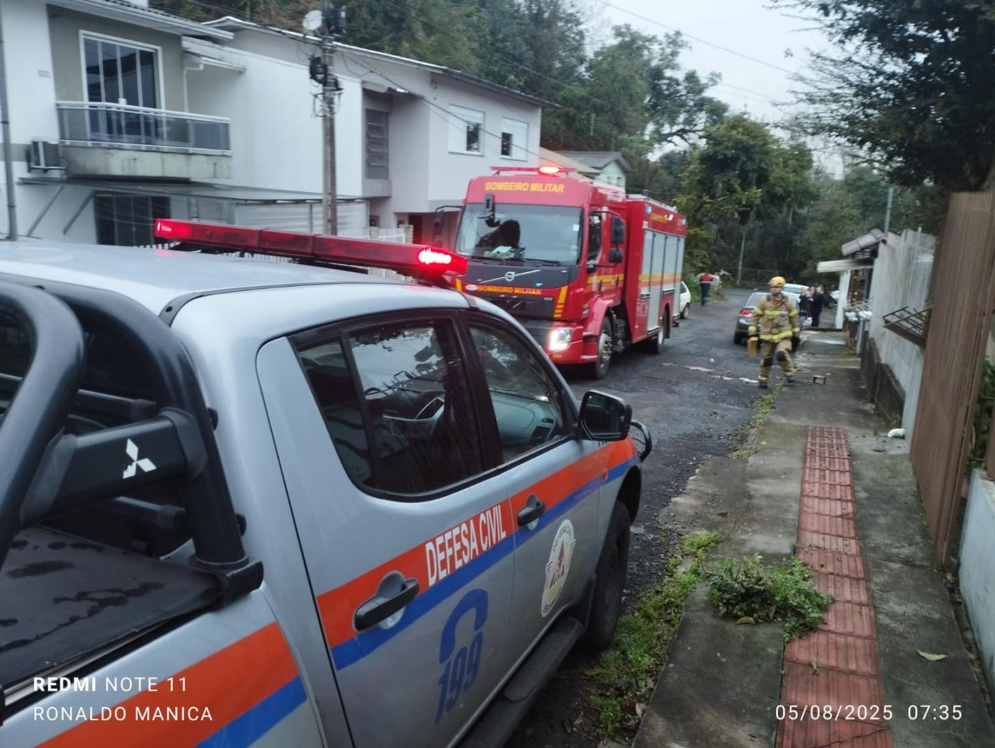Deslizamento interdita duas casas em Erechim