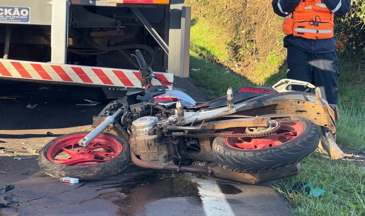 Moradora de Getúlio Vargas morre em acidente na ERS-135 entre Estação e Sertão