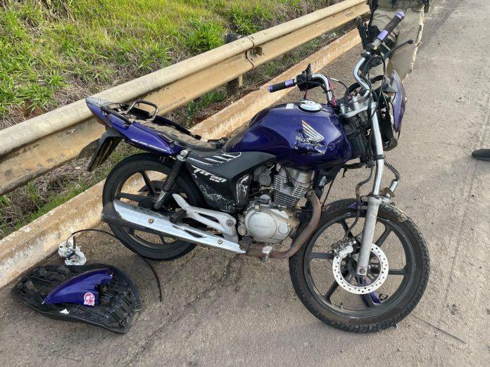 Motociclista morre e passageira fica gravemente ferida em acidente na BR-153 em Marcelino Ramos