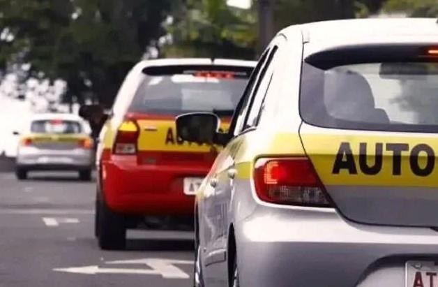 SindiCFC alerta para riscos em proposta que desobriga autoescola para 1ª CNH