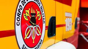 Trabalhador é socorrido após ser esmagado por trator em SC