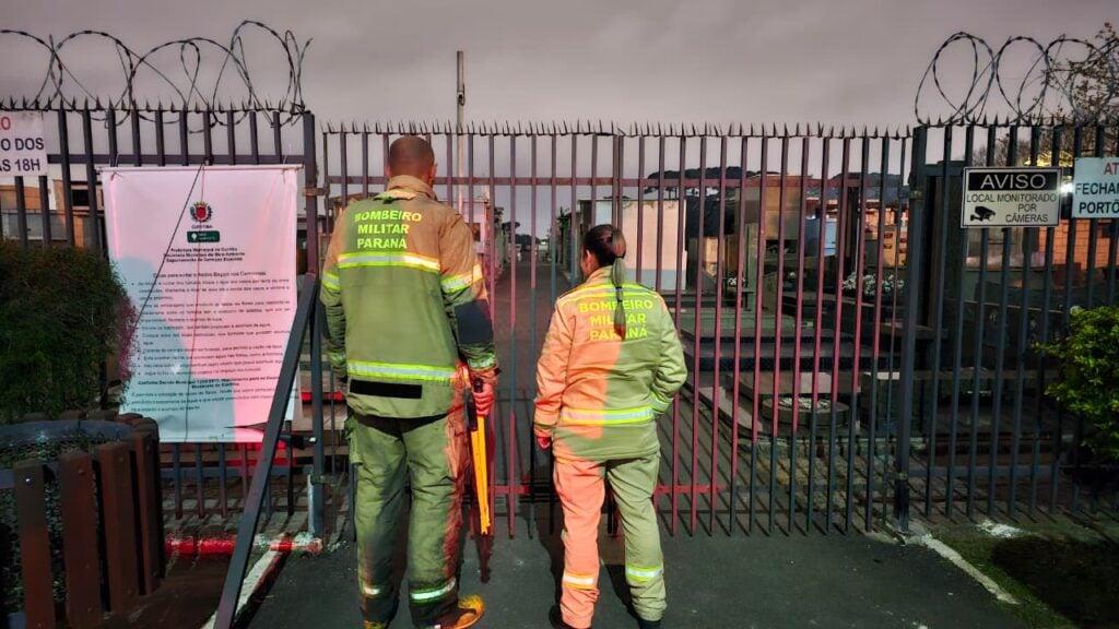 “Voz do além” mobiliza bombeiros em cemitério de Curitiba
