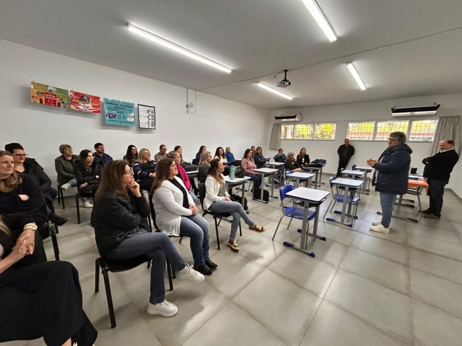 Secretaria de Educação promove formação de professores e aulões de revisão para o SAEB