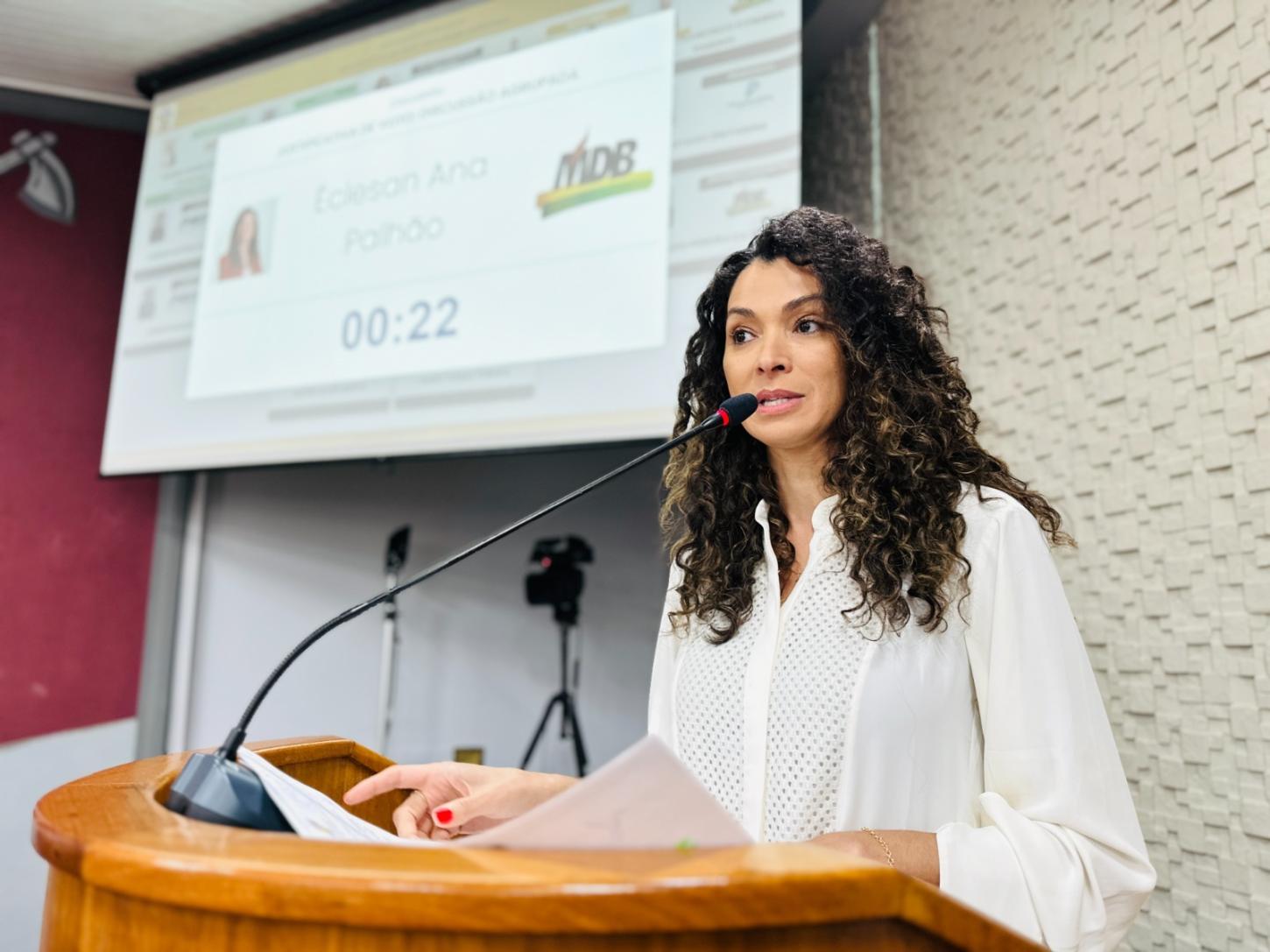 Vereadora Éclesan defende valorização da enfermagem e o piso salarial da categoria