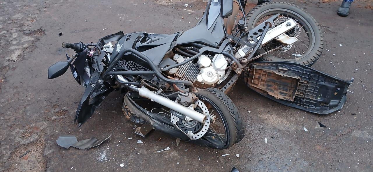 Colisão entre carro e moto deixa vítima em estado grave em Erechim
